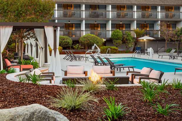 Images Hilton Garden Inn Monterey