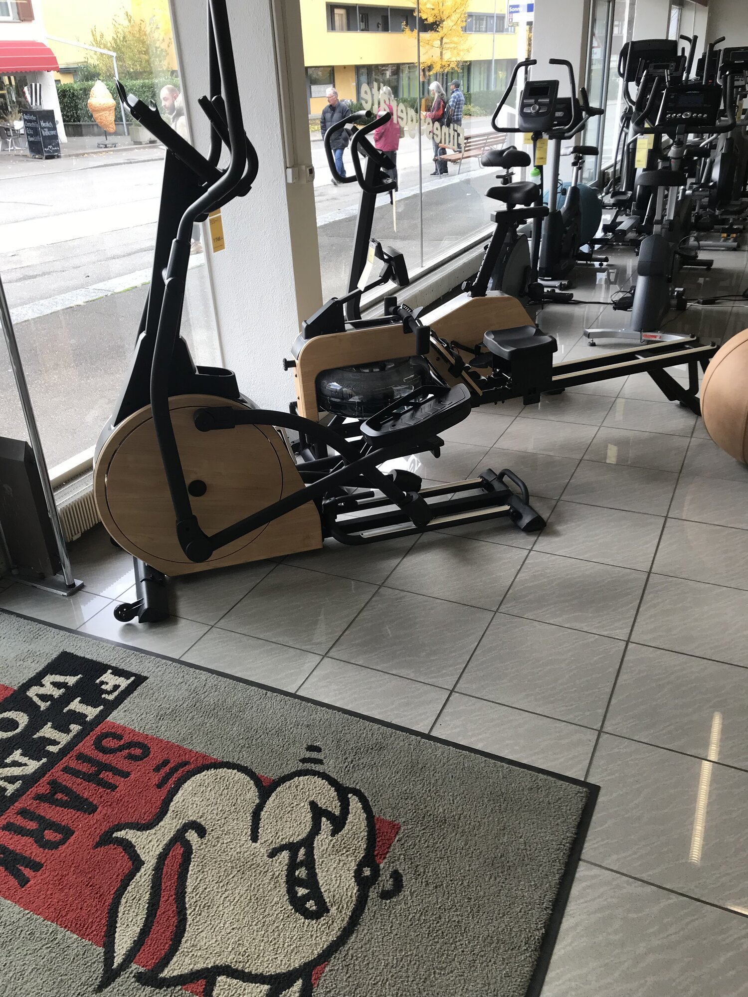 Bilder Shark Fitness AG - Shark Fitness Shop Wettingen