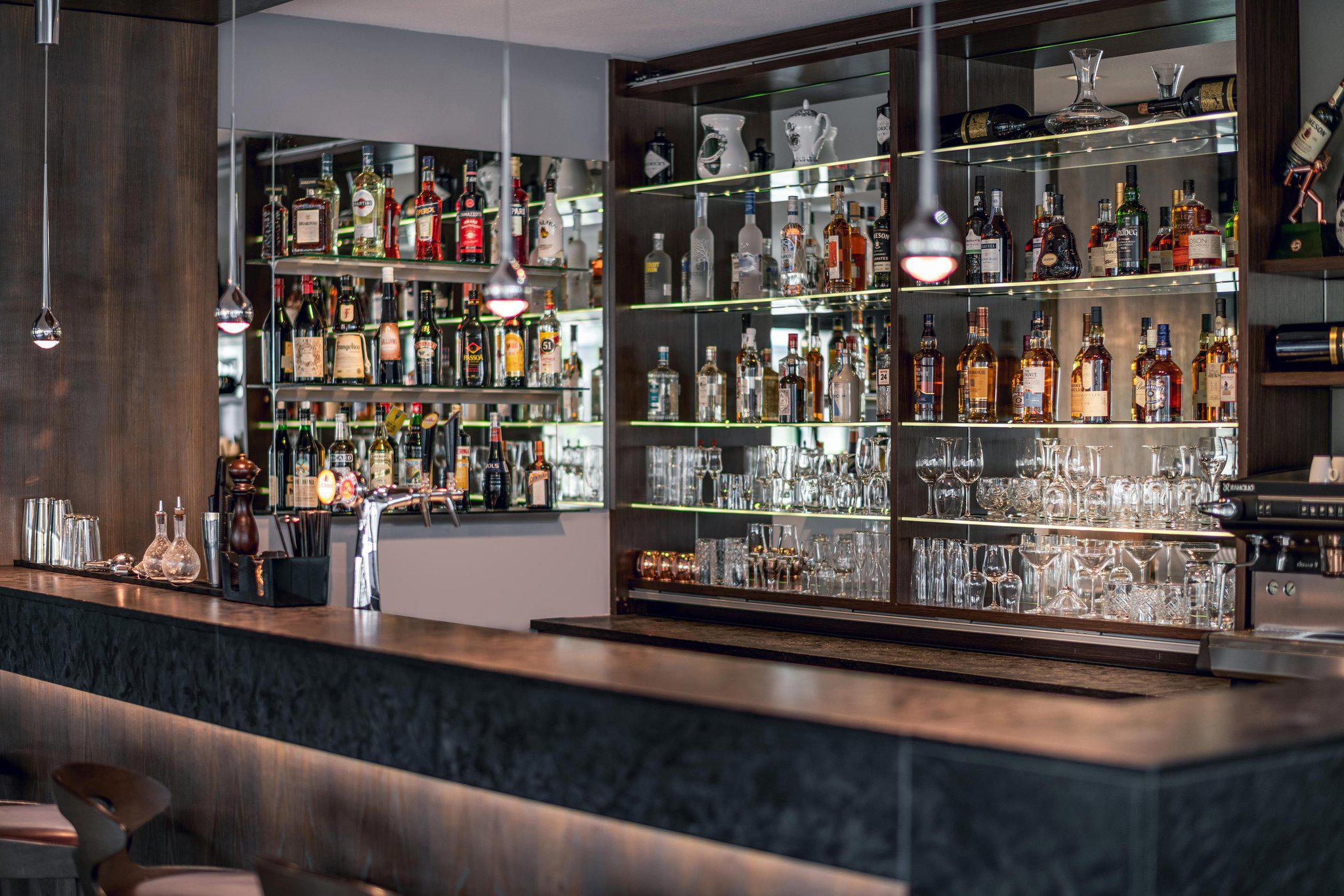 Sheraton Zurich Hotel, Pfingstweidstrasse 100 in Zurich