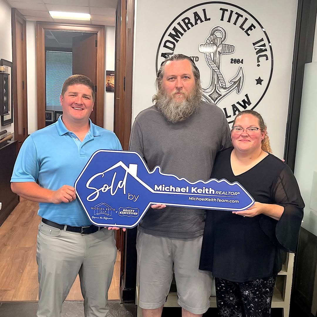 A proud moment celebrating another successful closing with clients who trusted me to guide them through every step of their real estate journey. Whether navigating homes or terrain, my goal is to provide clarity, confidence, and a smooth experience from start to finish. Grateful for the opportunity to help another family move forward and build their legacy here in East Tennessee.