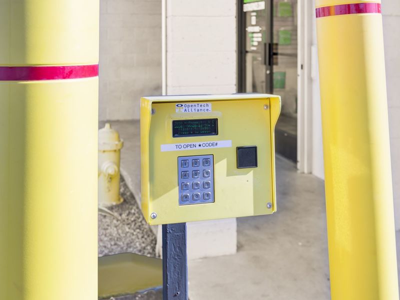 Extra Space Storage Image