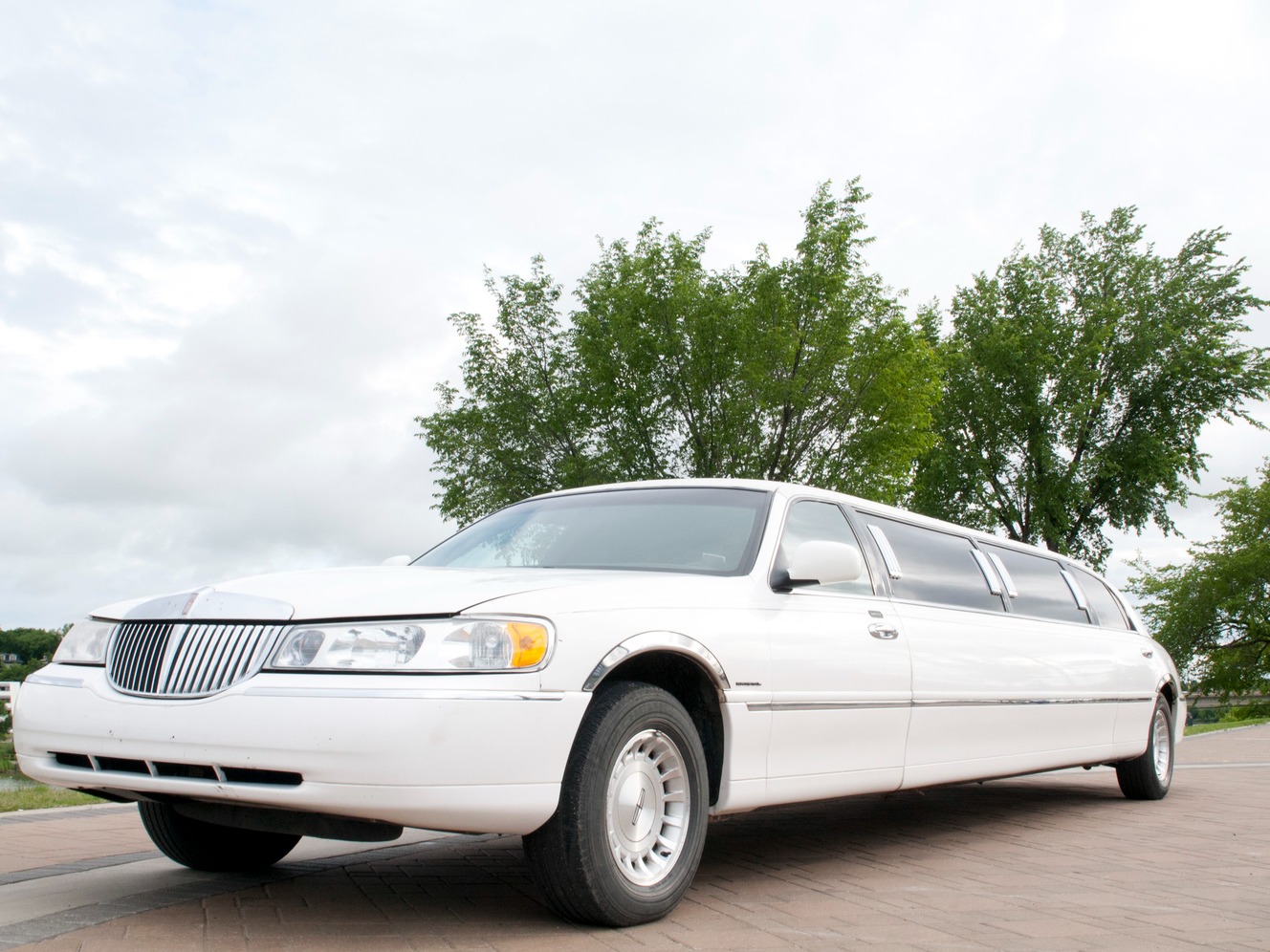 Images Saskatoon Limousine Direct