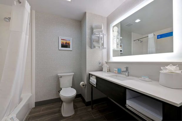 Images Hampton Inn & Suites Houston East Beltway 8
