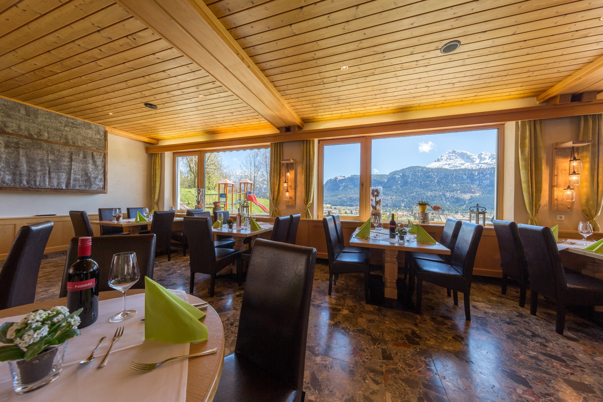 Haus Diana - MARTIN´S Restaurant & Hotel, Bergbahnstraße 16 in Höfen