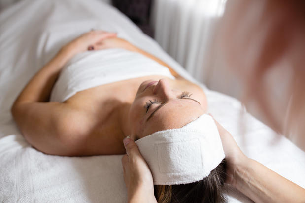 Images Feather Lash & Wax + Skincare Lounge