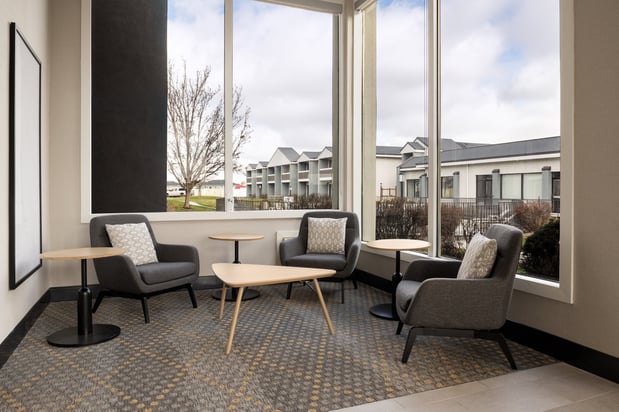 Images Holiday Inn Ontario by IHG