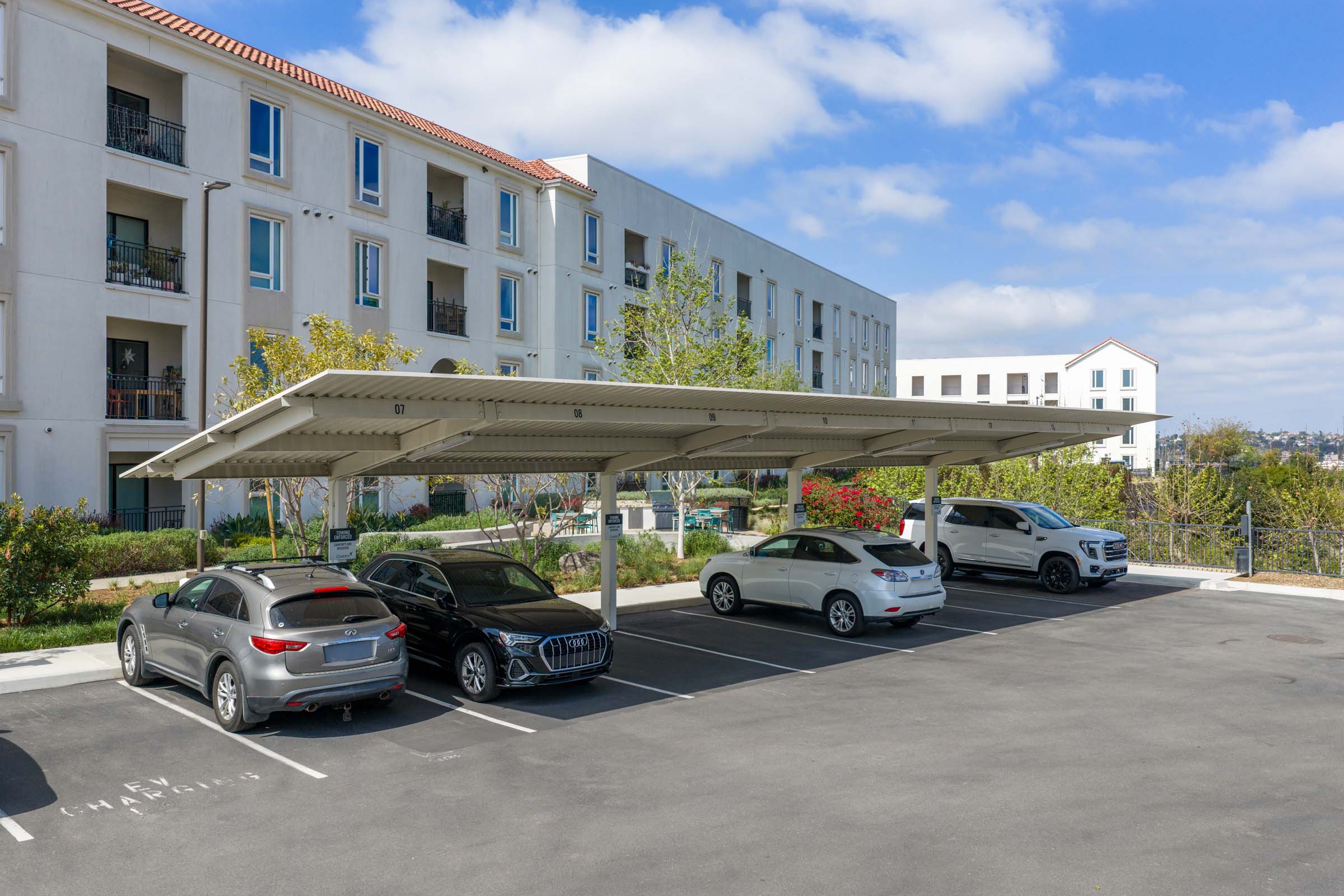 camden-hillcrest-apartments-san-diego-ca-carports