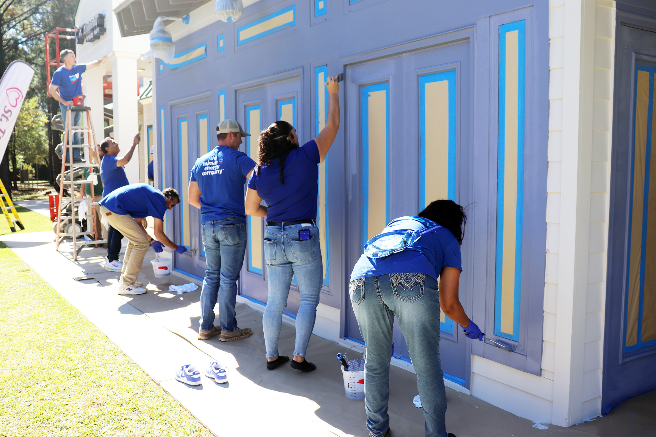 chevron volunteer day at sths parenting center 03.jpg