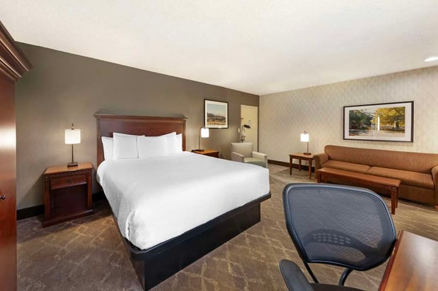 Images Best Western Plus Black Oak