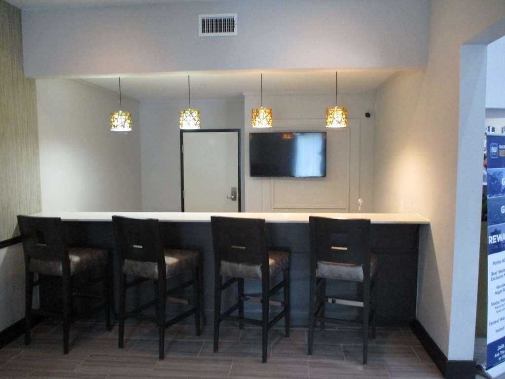 Lobby Bar