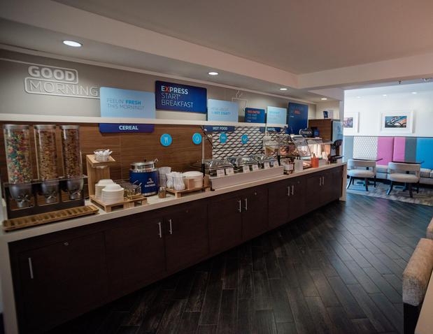 Images Holiday Inn Express Hickory-Hickory Mart by IHG