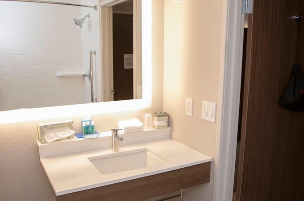 Images Holiday Inn Express & Suites Colorado Springs North by IHG