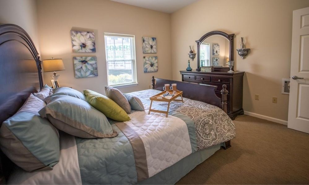 Arbour Square Apartment Bedroom