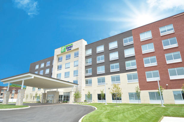 Images Holiday Inn Express & Suites Toledo West, an IHG Hotel