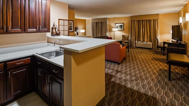 Images Best Western Granbury Inn & Suites