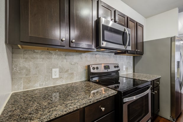 Images Creekside at Greenlawn Apartment Homes