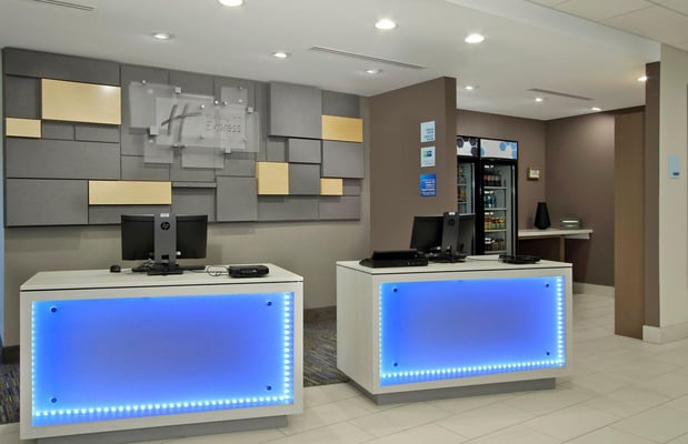 Images Holiday Inn Express & Suites Columbus North by IHG