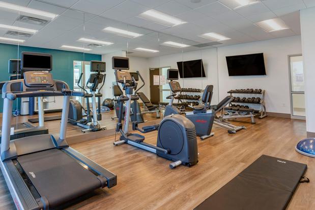 Images Holiday Inn Express & Suites Phoenix Dwtn - State Capitol by IHG