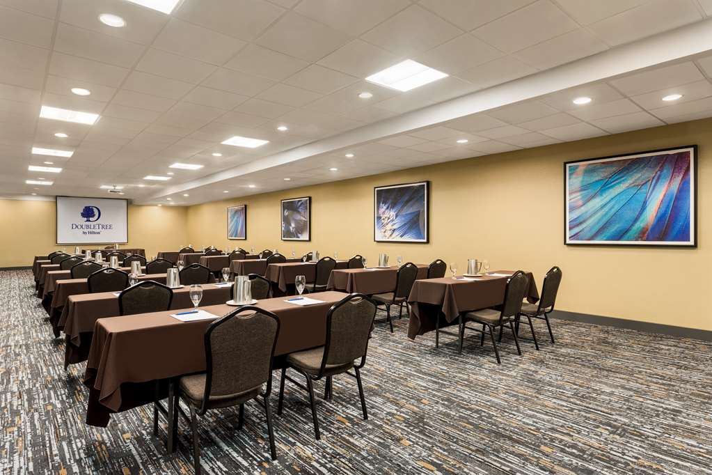 Images DoubleTree by Hilton Pointe Claire Montreal Airport West