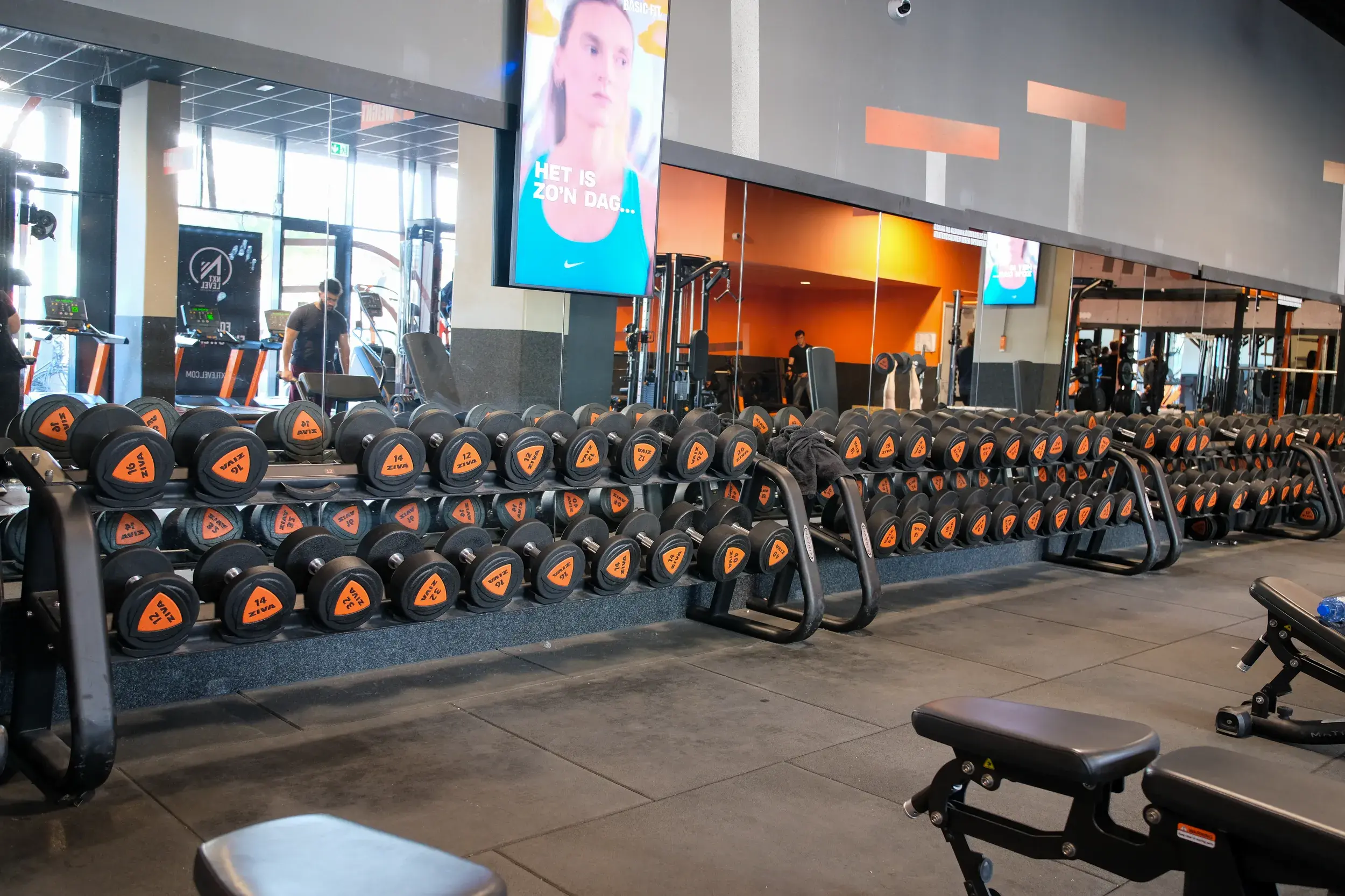 Foto's Basic-Fit 24/7