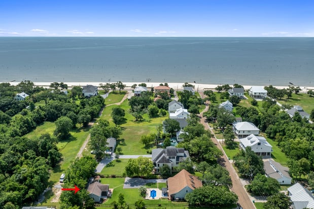 Images John McDonald Realty