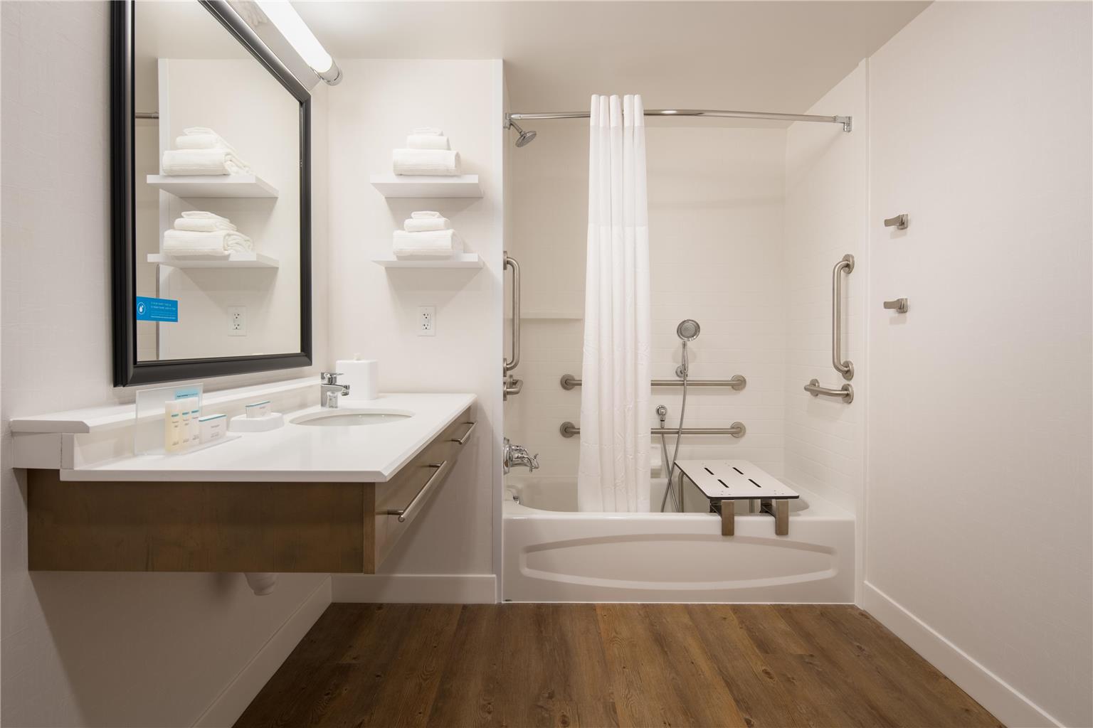 Guest room bath
