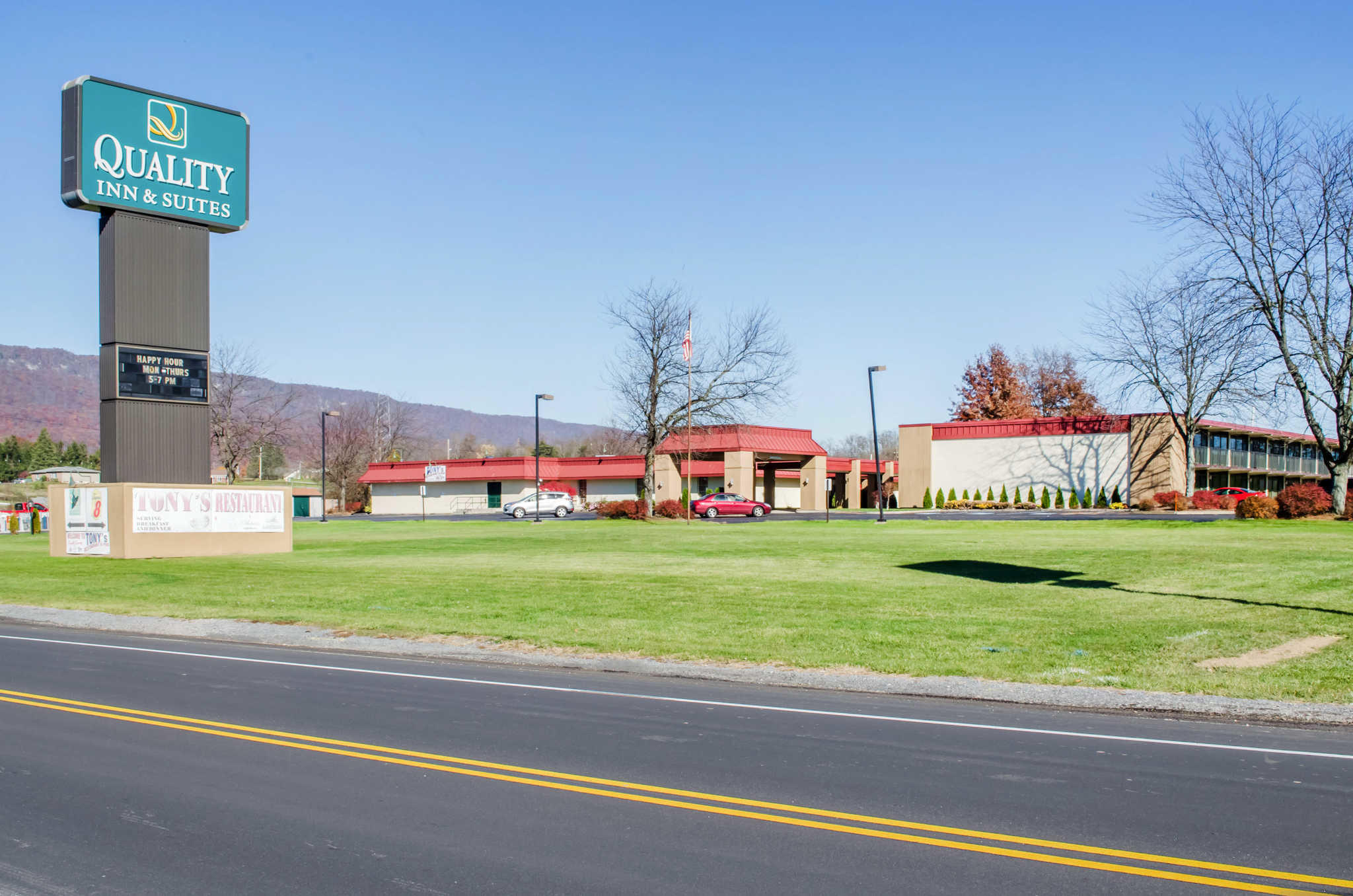 Quality Inn & Suites Burnham, PA