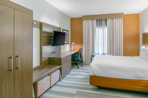 Images Holiday Inn Express & Suites Mount Arlington-Rockaway Area, an IHG Hotel