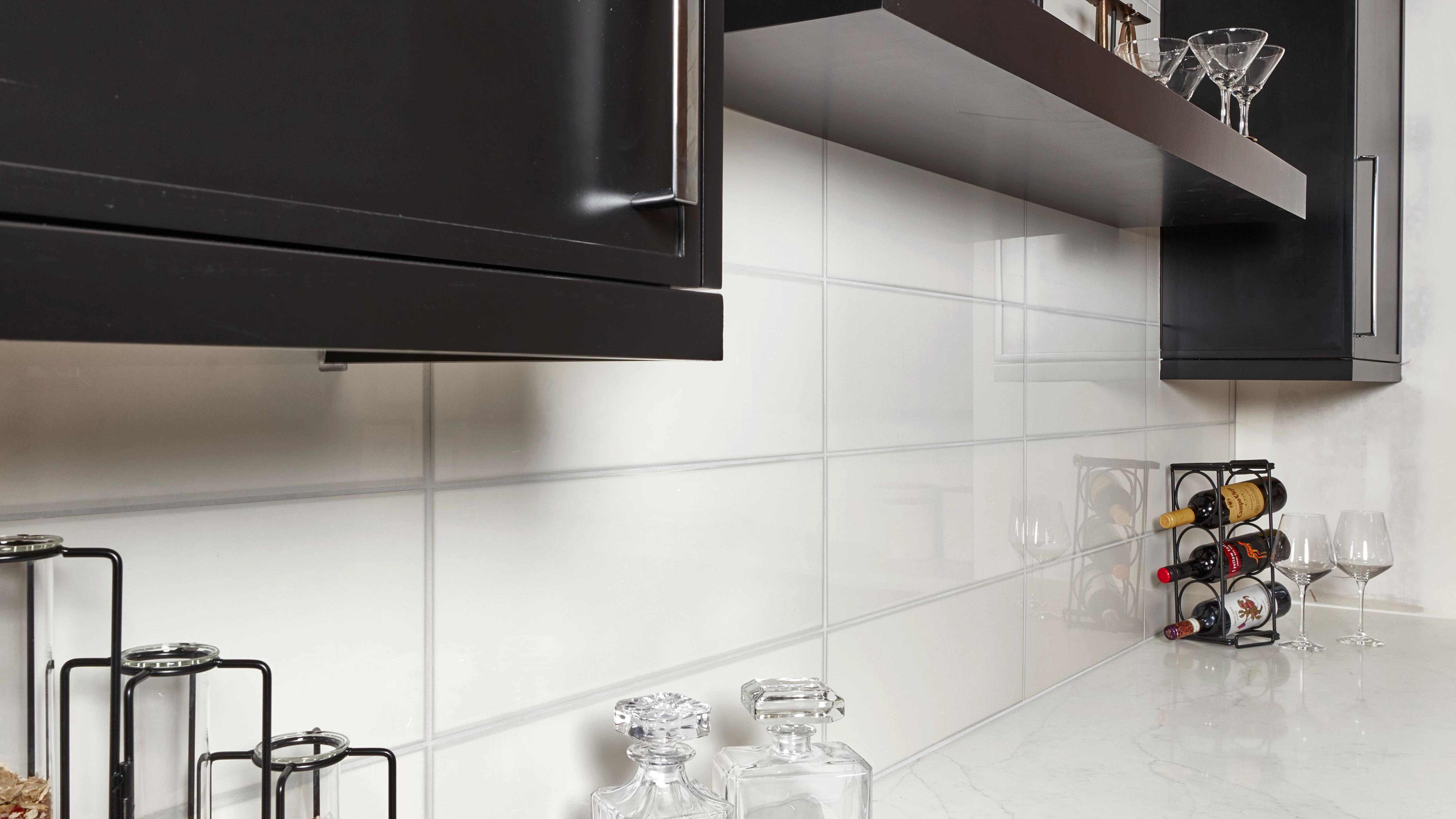 The Vetri series is a rectified glazed porcelain tile created using digital print technology