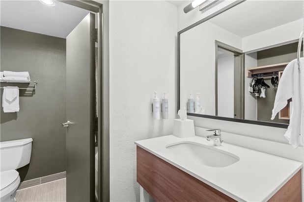Images Spark by Hilton Des Plaines Chicago O'Hare