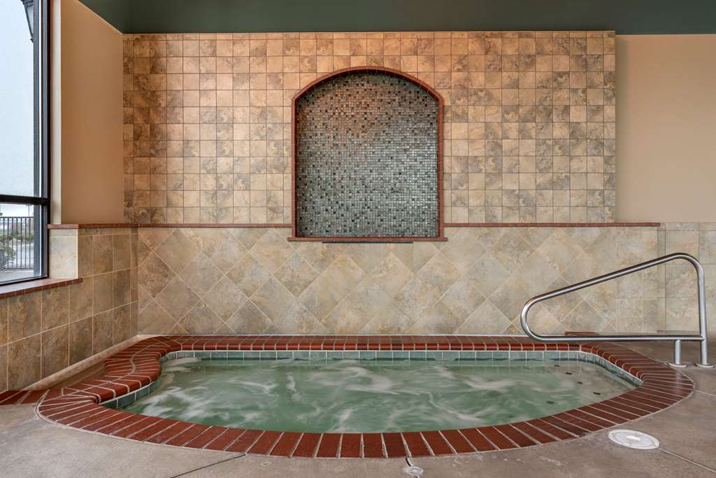 Hot tub 