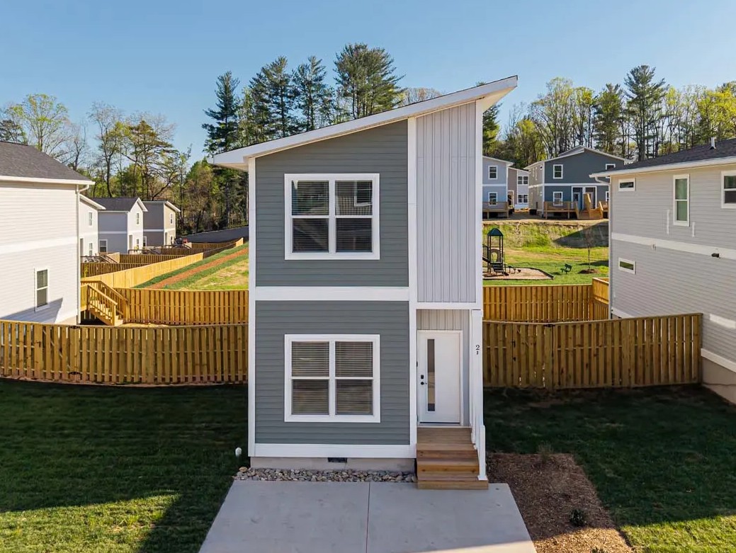 The Charleston model home at Belle Meadow features a timeless design with spacious 4-bedroom living.