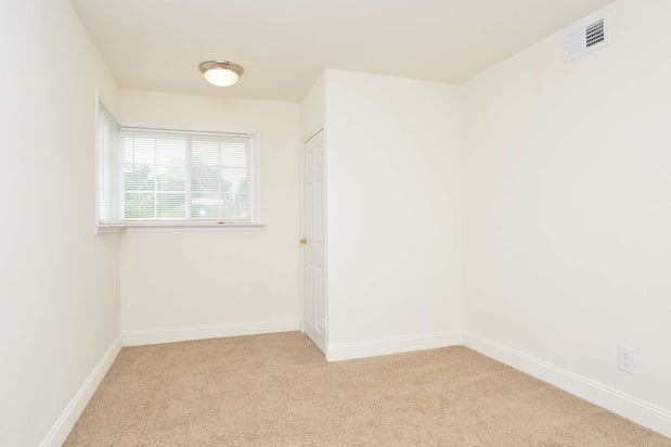 Images Greenville on 141 Apartments & Townhomes