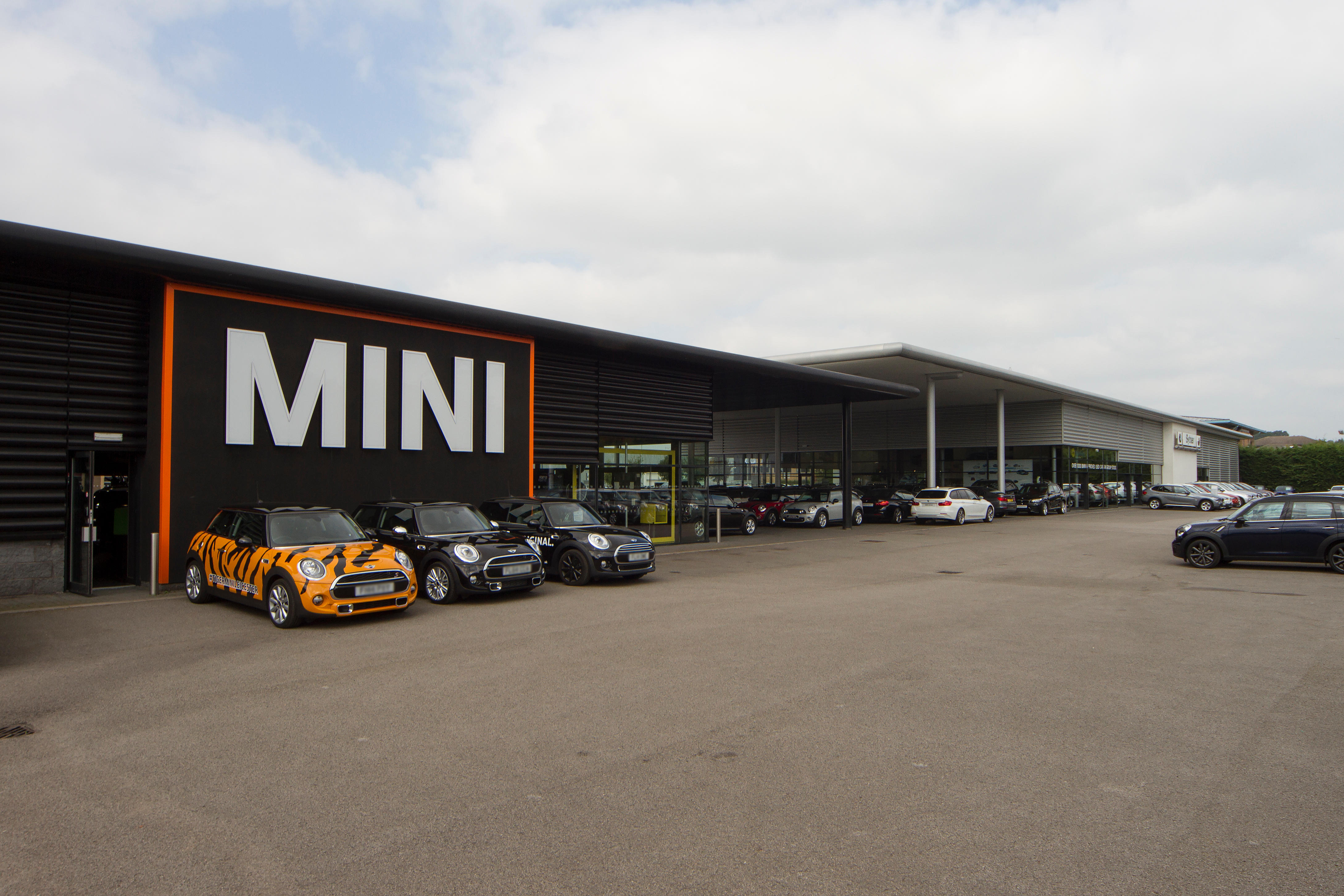 Images Sytner Leicester MINI