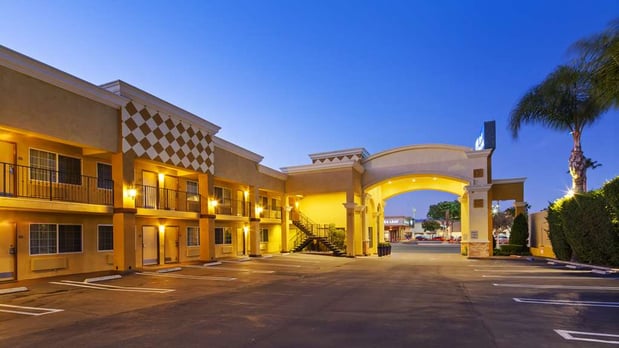 Images Best Western Woodland Hills Inn