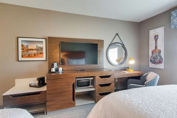 Images Hampton Inn & Suites Nashville North Skyline