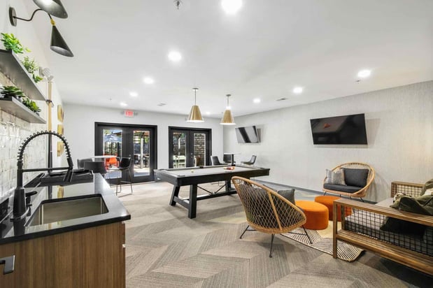 Images Elliot Gwinnett Place