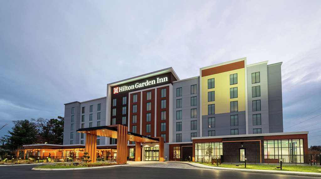 Hilton Garden Inn Knoxville Papermill Drive - Knoxville, TN 37919 - (865)351-6200 | ShowMeLocal.com