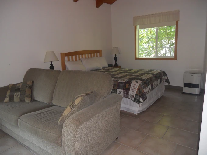 The Cottonwood Lodge & Cabin Rentals Image