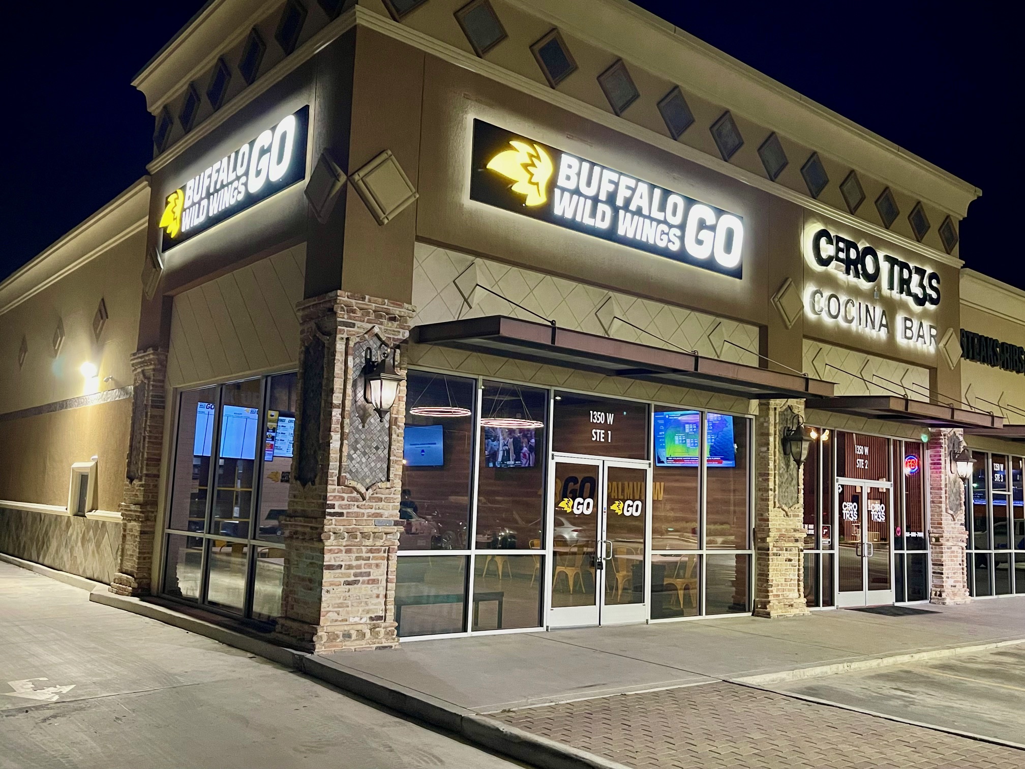 Buffalo Wild Wings 'GO' Image