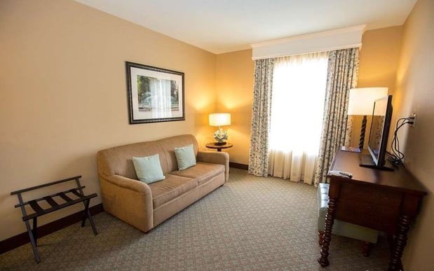 Images Embassy Suites by Hilton Savannah Historic District