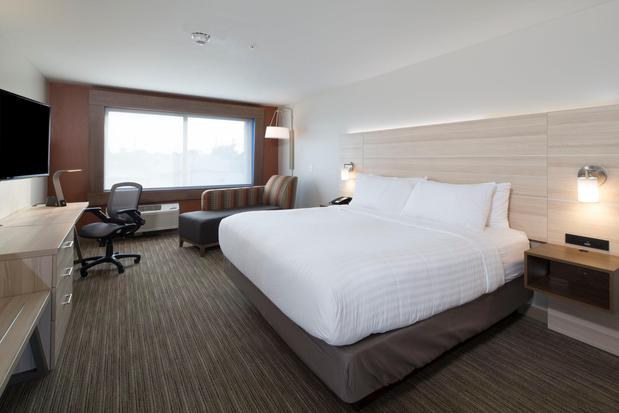Images Holiday Inn Express & Suites Grand Blanc, an IHG Hotel