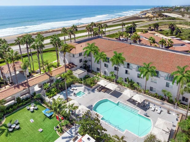 Images Hilton Garden Inn Carlsbad Beach