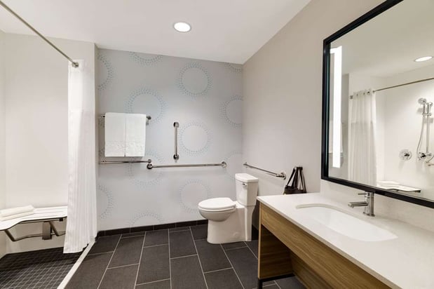 Images Tru by Hilton Ogden