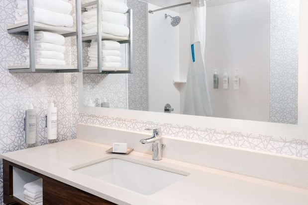 Images Hampton Inn & Suites Charlottesville-At The University