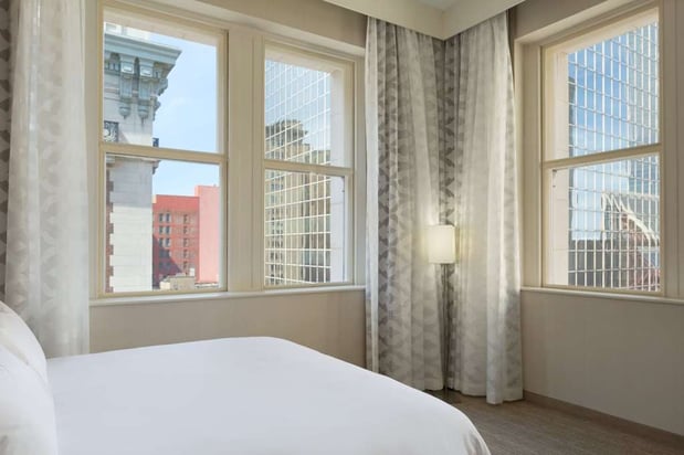 Images Embassy Suites by Hilton Louisville Downtown
