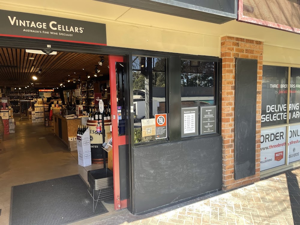 Images Vintage Cellars Round Corner