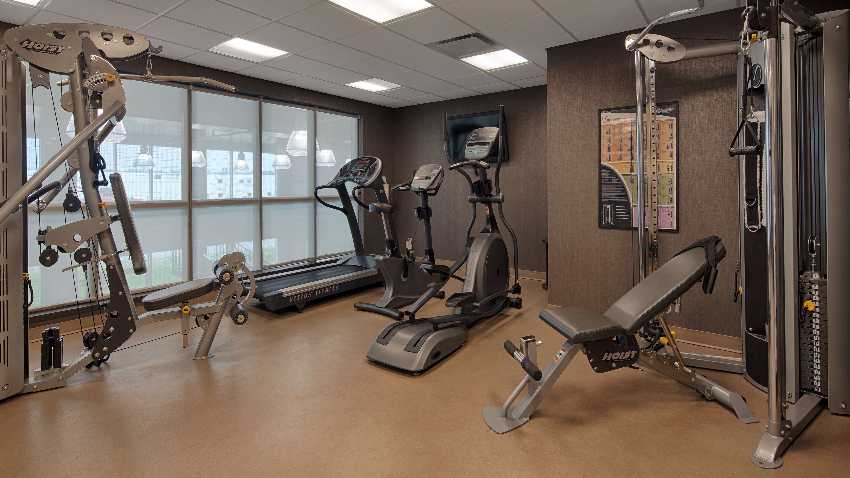 Fitness Center Best Western Plus Eastgate Inn & Suites Regina (306)352-7587