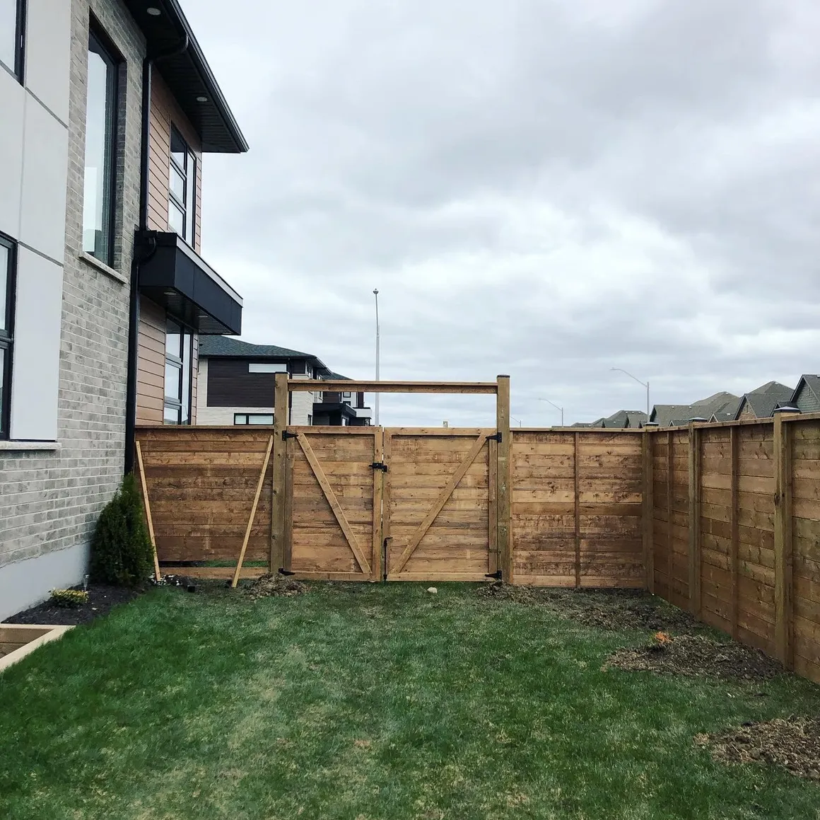 Images Perfect Posthole Fences and Decks