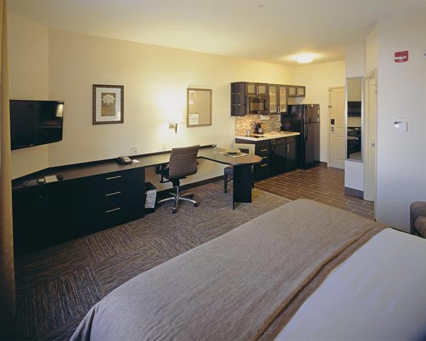 Images Candlewood Suites Fort Collins by IHG